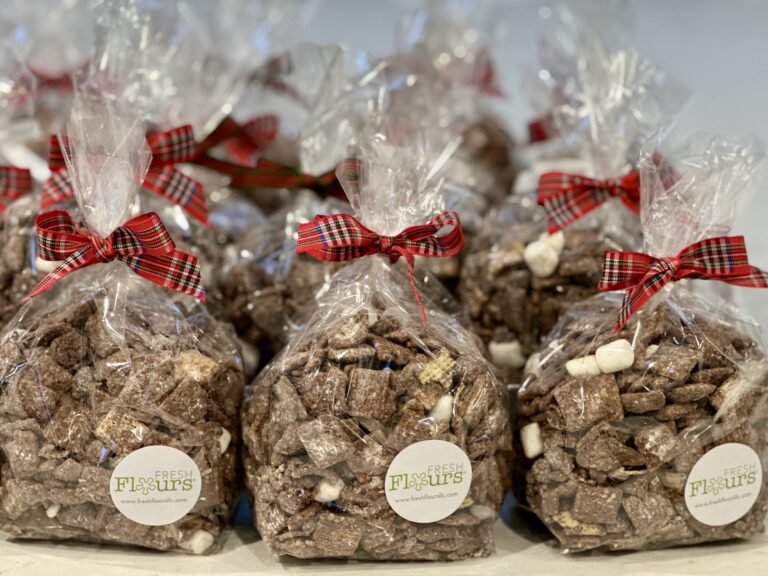 S\'mores crunchy munch holiday gifts